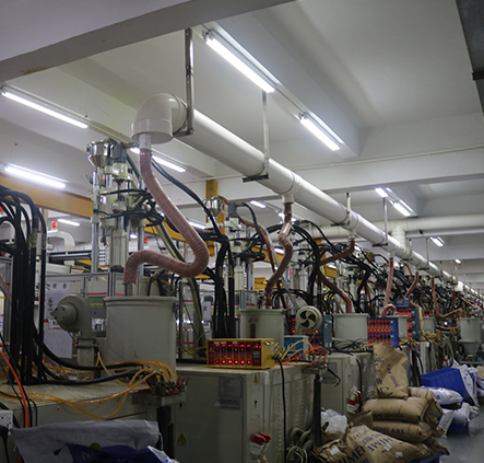 立式注塑機(jī)廠家 立式注塑機(jī)廠家